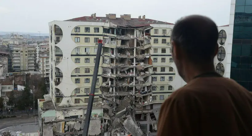 El terremoto de magnitud 7,8 que sacudió a Turquía y Siria, el cual deja miles de muertos y desaparecidos, asustó a un colombiano, que contó que pasó.