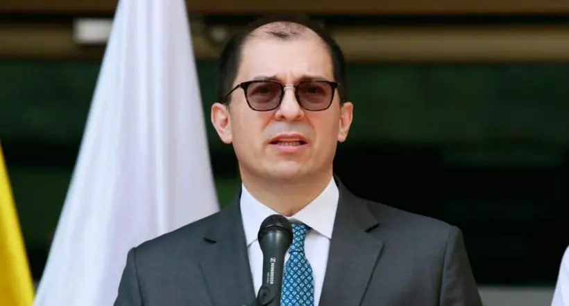 El fiscal Francisco Barbosa le dijo a Gustavo Petro que de su parte no habrá levantamiento de ordenes de captura con fines de extradición.