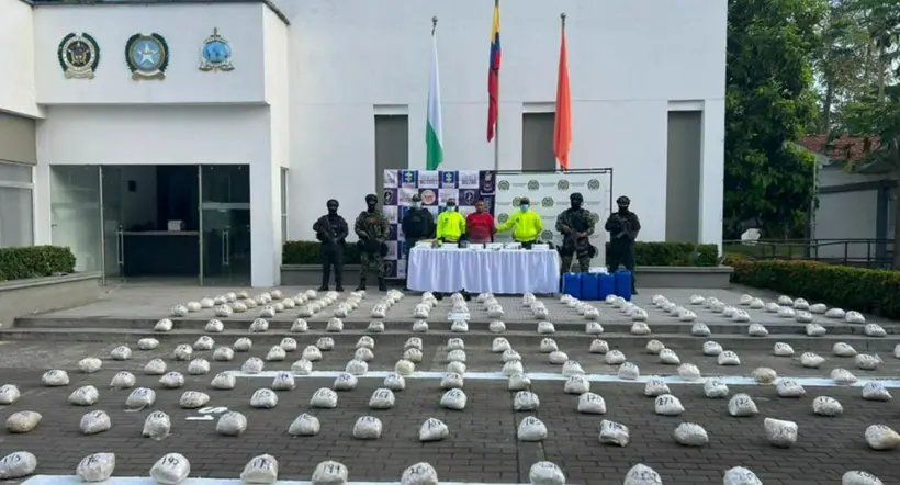 Al momento del arresto, en el municipio de Mutatá, Antioquia, el señalado tenía en su poder un millonario cargamento de pasta de base de coca.