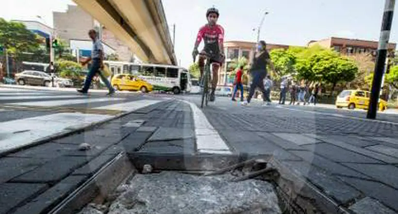 Quejas de ciudadanos en Medellín por mal estado de ciclorrutas