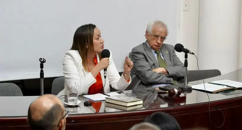 Ministra de Salud, Carolina Corcho, culpó a médicos del problema fiscal de salud