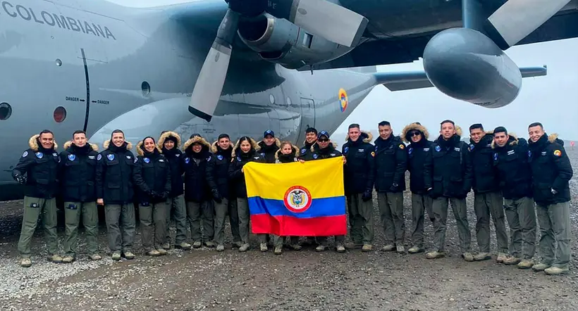 Primera piloto colombiana en llevar un avión Hércules a la Antártida