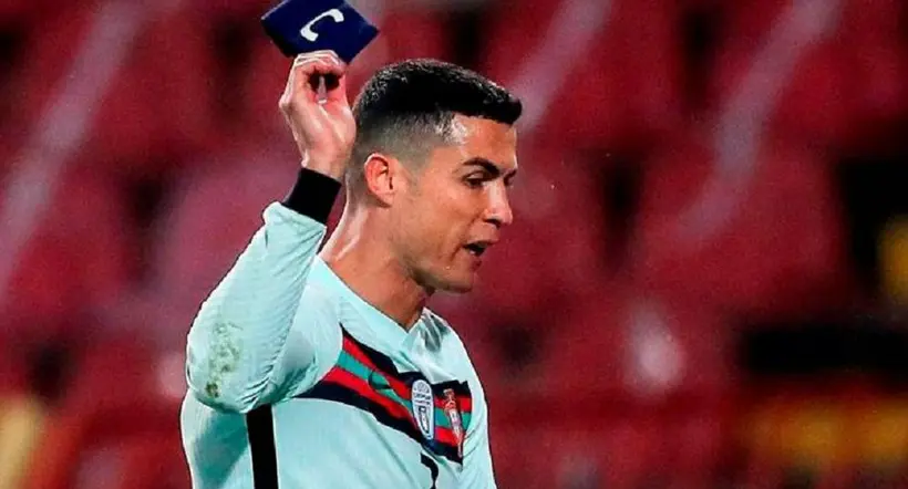Brazalete de capitán que el portugués Cristiano Ronaldo.