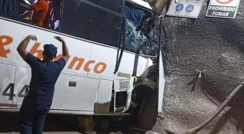 Bus con trabajadores de Hidroituango se estrelló en las obras

