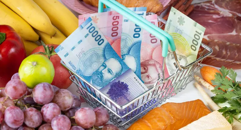 Foto de billetes mexicanos a propósito de inflación en febrero en México y qué alimentos subieron de precio