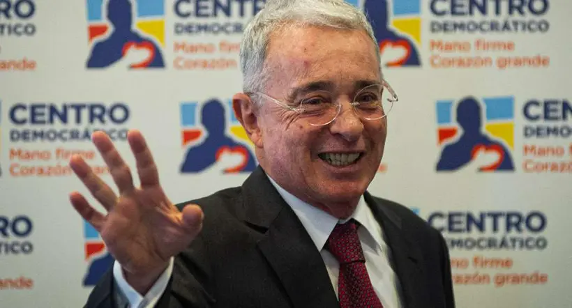 Foto de Álvaro Uribe, en nota de Álvaro Uribe sobre reforma a salud de Gustavo Petro: qué curiosa propuesta hizo