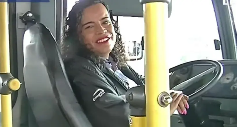 Victoria Tirado se convirtió en la primera mujer trans en conducir un bus de Sitp en Bogotá