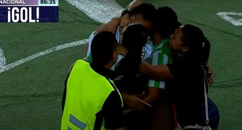 Atlético Nacional: Nelson Deossa celebró su primer gol con su mamá