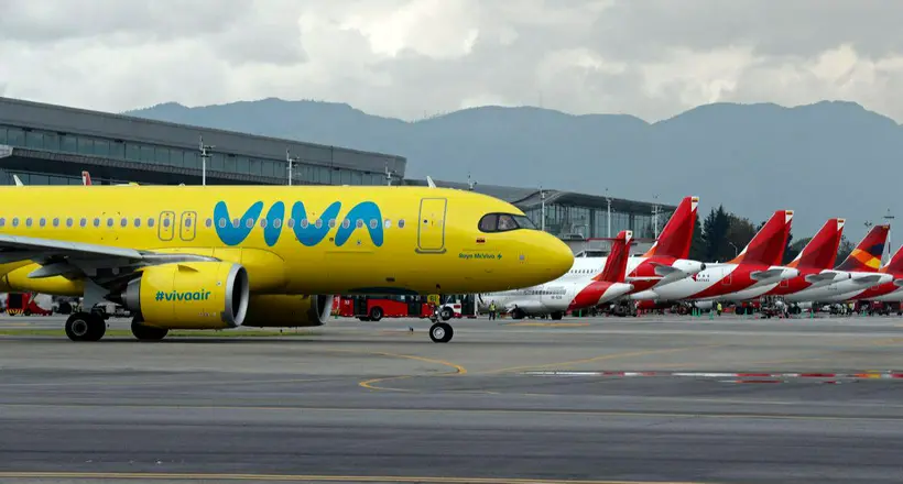 La aerolínea Viva Air ofreció un retiro voluntario a cientos de trabajadores ante la crisis económica que enfrenta en Colombia.