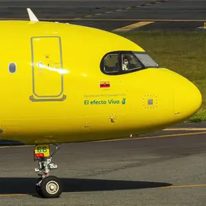 Aeronave de Viva Air, aerolínea que sería multada por su suspensión de vuelos de este 27 de febrero.