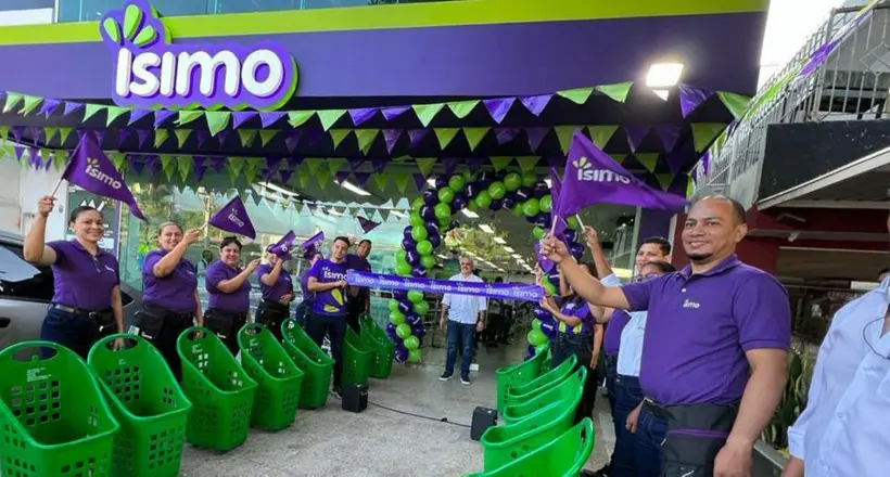 Tiendas Ísimo, que reemplaza a Justo & Bueno, publica ofertas de empleo en Colombia, luego de abrir tiendas en Bogotá.