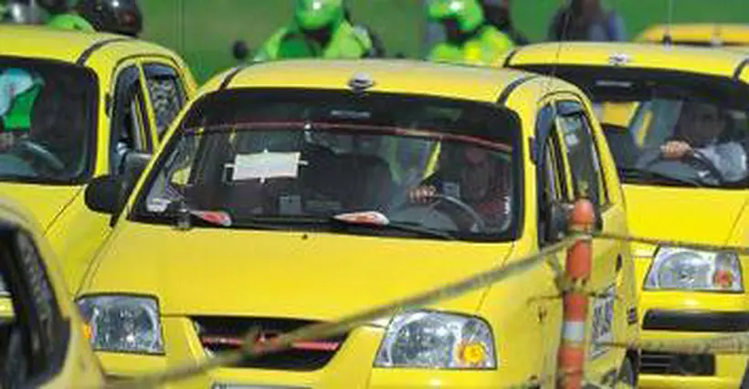 Empresa de taxis desmiente y da su versión de cobro de 900.000 pesos a turista