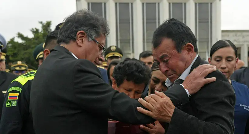 Gustavo Petro fue al funeral de policía asesinado en protesta campesina