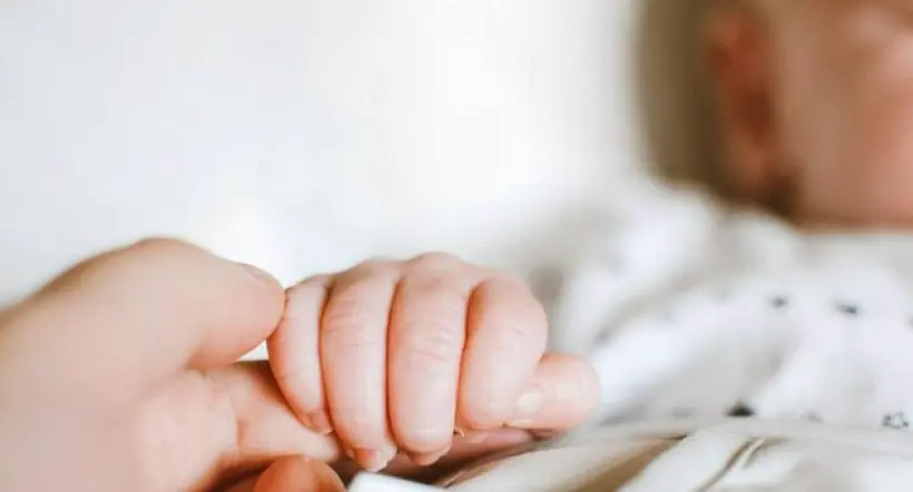 Capturaron a mujer que recibió un bebé ‘regalado’, se lo ofrecieron por Facebook