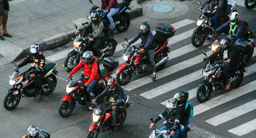A motos en Bogotá les pusieron estrellas negras que no querían.