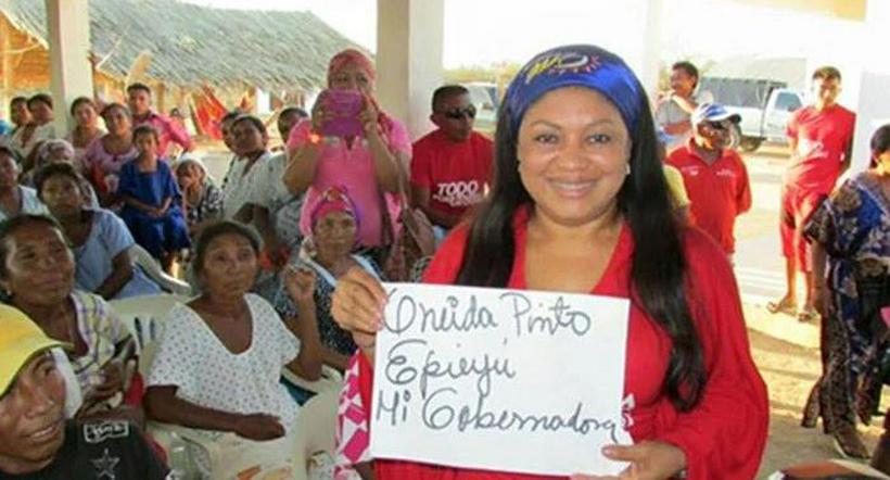 Oneida Pinto, investigada por corrupción, apareció haciendo política en La Guajira