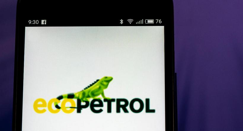 Foto del logo de Ecopetrol en la pantalla de un celular.