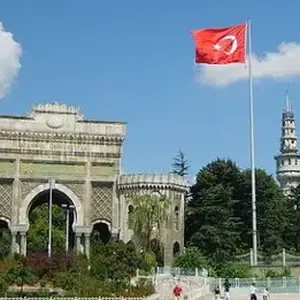 Gobierno lanza becas para estudiar con todo pago en Turquía: cómo aplicar