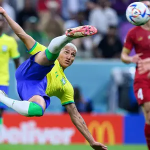 Fifa anuncia três gols finalistas do prêmio Puskás. veja lances - Jogada -  Diário do Nordeste