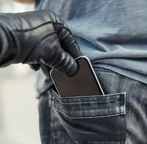 Bogotá: joven fue herido con arma blanca por robarle el celular