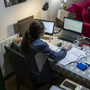 Español de 'call center' fue despedido por evitar atender a clientes  llamándose