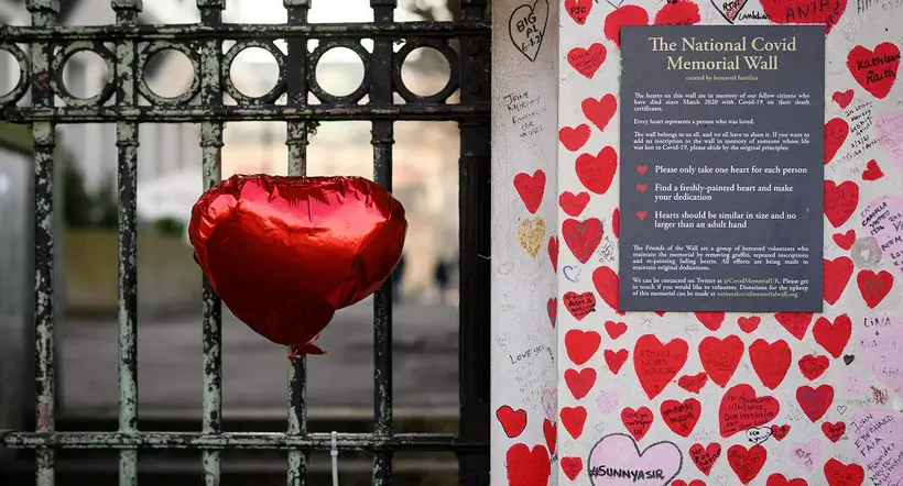 Un grupo de niños habrían enviado a la patrulla fronteriza unas cartas de San Valentín para pedirles que no hagan los muros en el parque de la amistad.