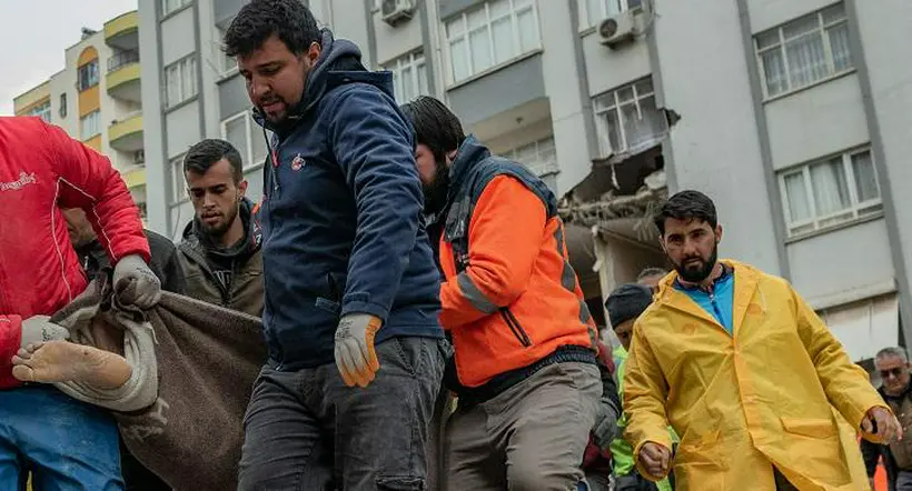 Terremoto mató más de 5.000 personas en Turquía y Siria
