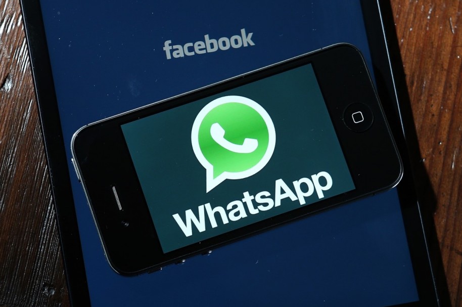 WhatsApp Facebook (Getty)