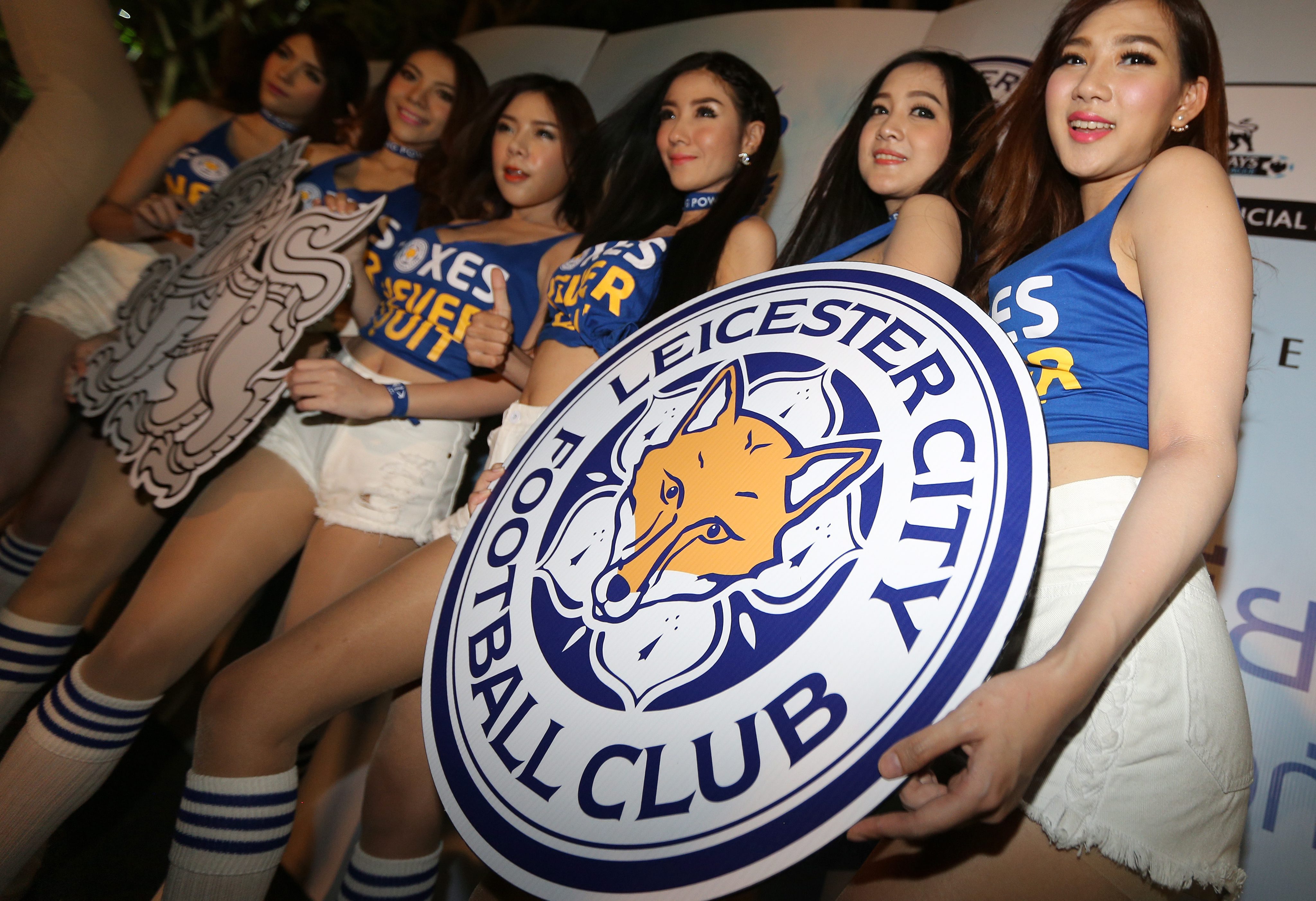 Thai fans of Leicester City watch English Premier League match against Everton in Bangkok