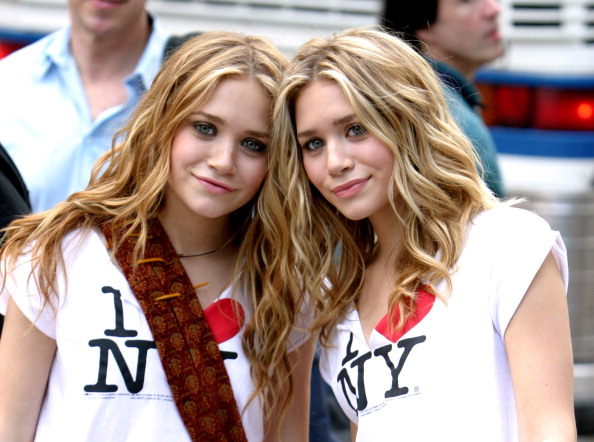 Mary Kate Olsen and Ashley Olsen during New York Minute on Location in Manhattan - October 9, 2003 at Midtown Manhattan in New York City, New York, United States. (Photo by James Devaney/WireImage)