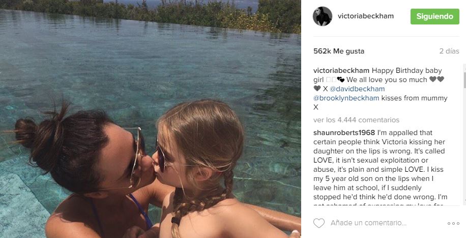 Victoria Beckham beso hija