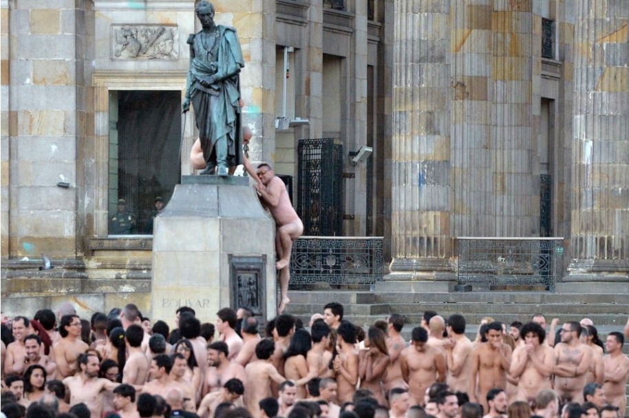 Desnudo masivo en Bogotá Desnudo masivo en Bogotá