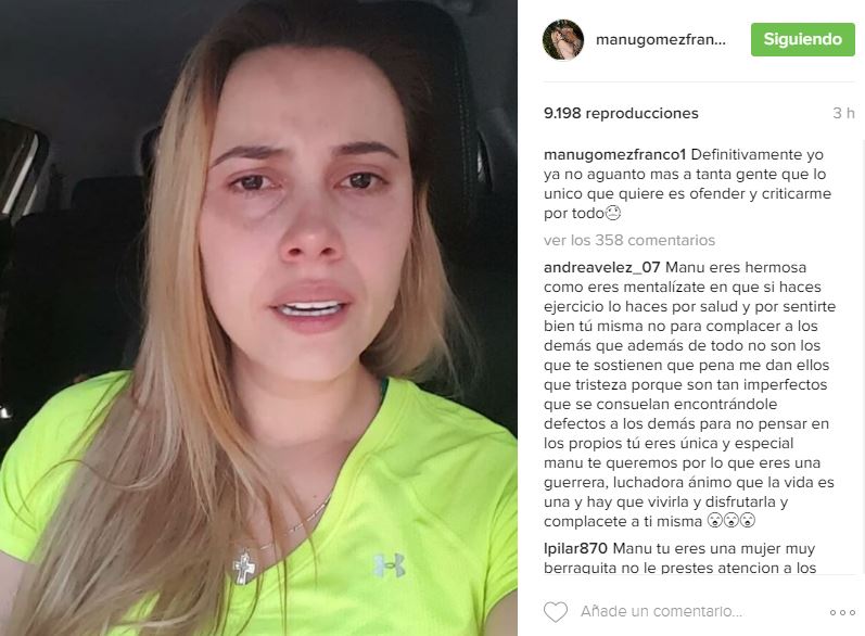 Manuela Gómez llorando
