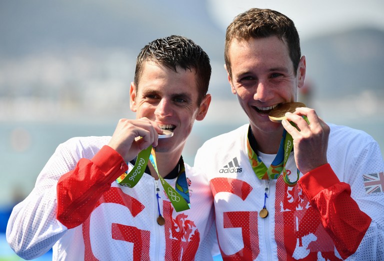 Alistair y Jonathan Brownl ganaron la medalla de oro y plata en la triatlón. Pulzo.com