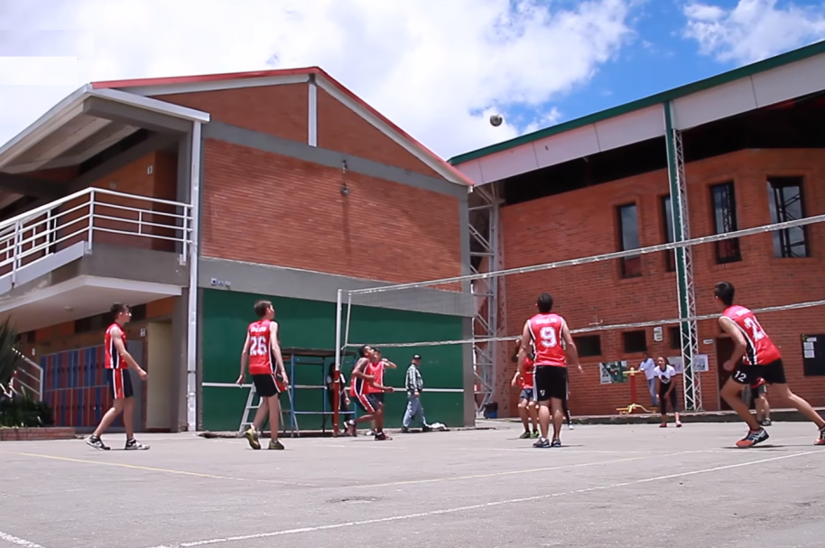 Torneo Dragons de voleibol en el Colegio Emilio Valenzuela- pulzo.com
