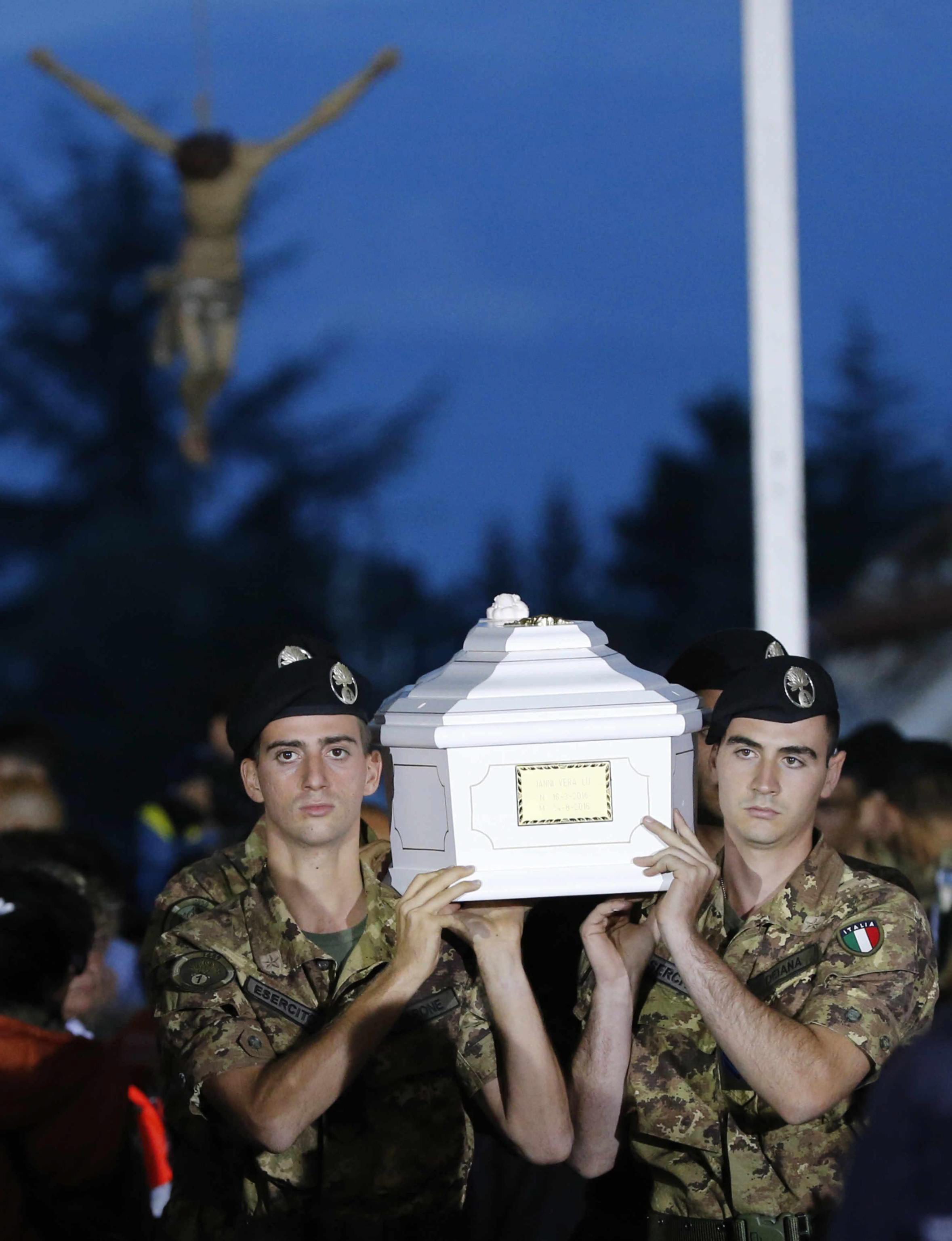 Amatrice despide a sus 231 muertos por el seísmo con un funeral de Estado