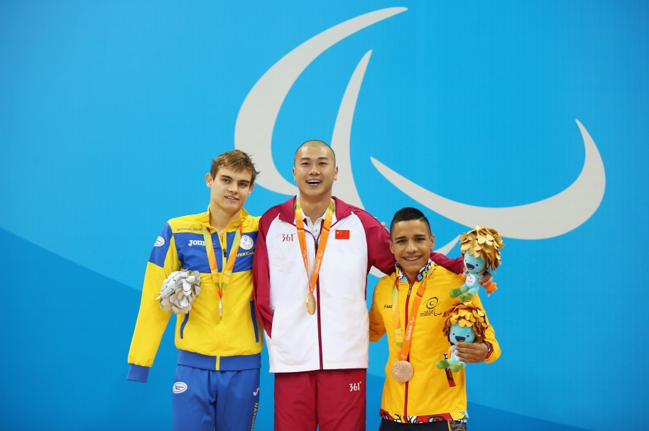 Carlos Serrano medalla bronce