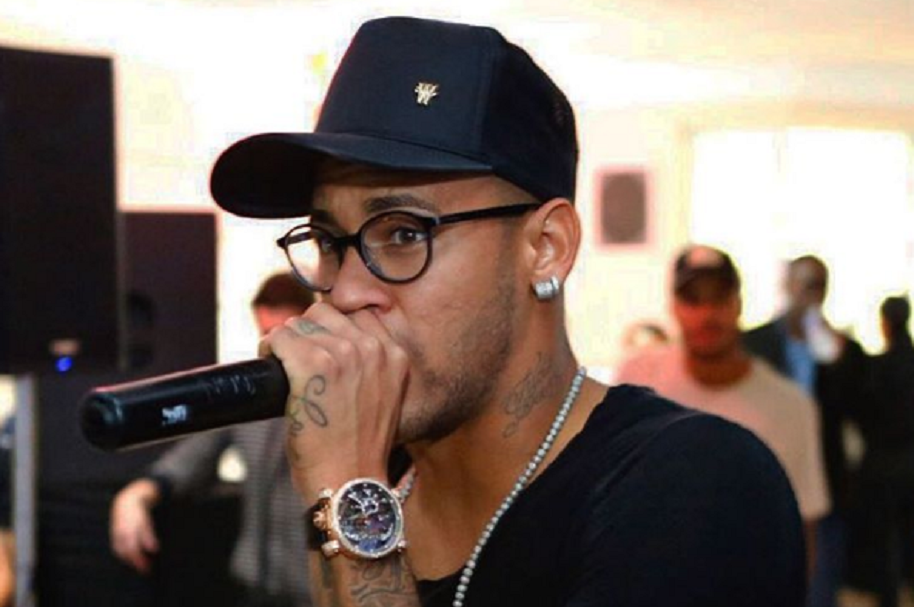 Neymar Jr Cantando
