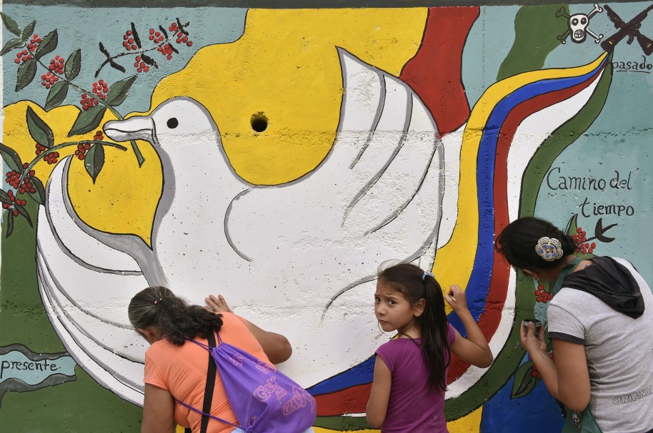 Mural con la paloma de la paz