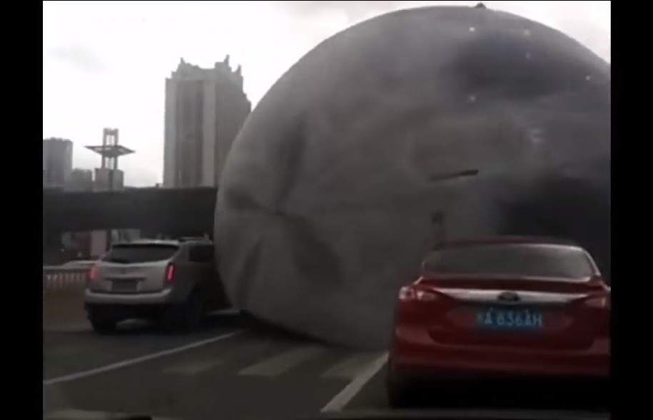 luna inflable rueda en China