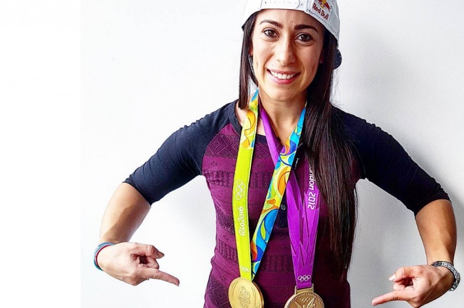 Mariana Pajón con sus dos medallas de oro olímpico