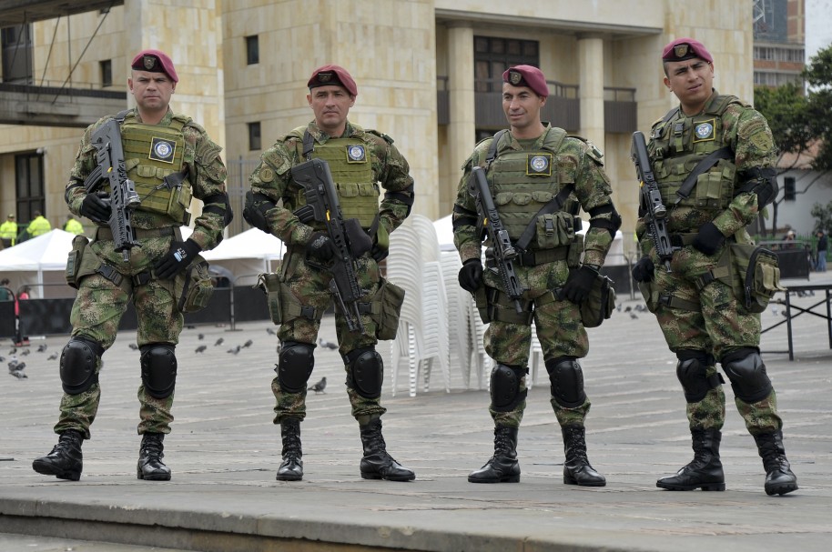 Insignia de Fuerzas Militares para celebrar la victoria