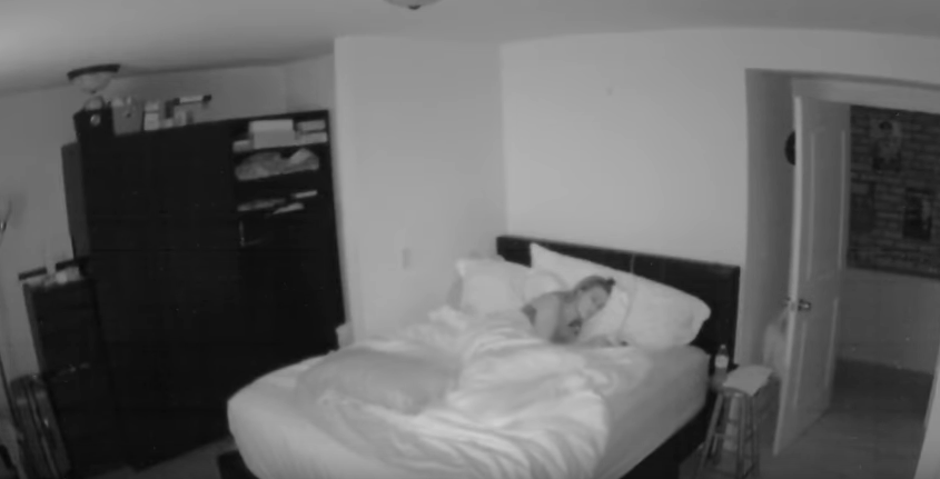 Supuesto fantasma asustó a mujer en su habitación. Pulzo.com