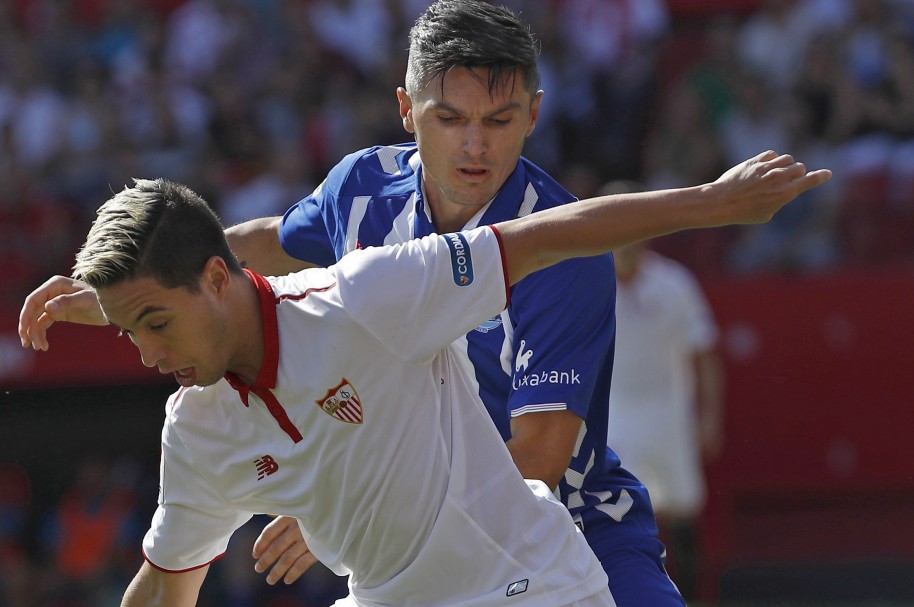 Daniel Torres en el partido contra el Sevilla