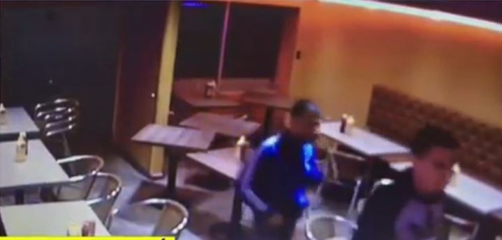 Pantallazo de video del primer asalto.