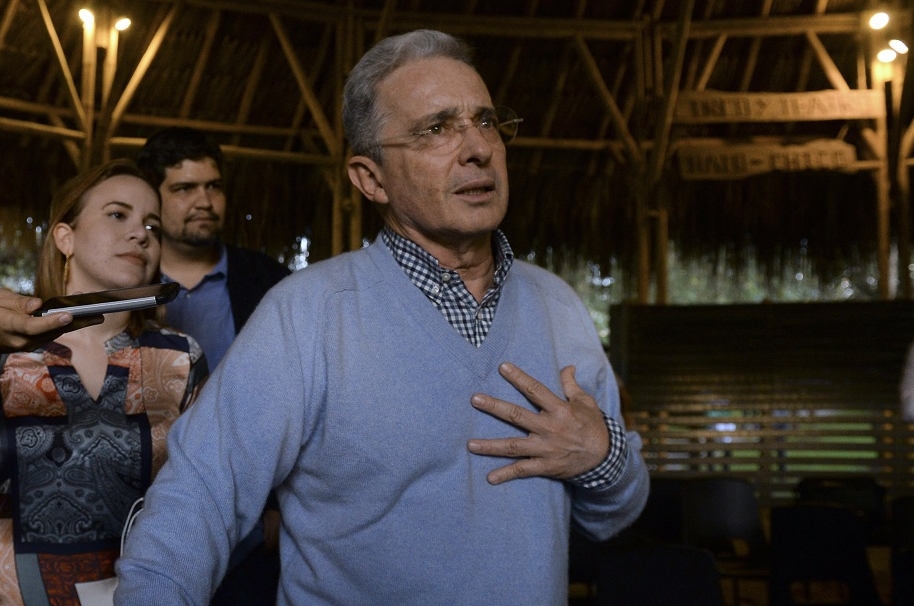 Uribe pide cita a Santos