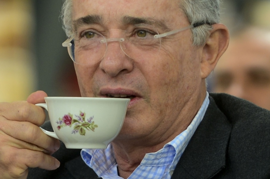 Denuncia contra Álvaro Uribe