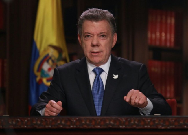 Santos urge a opositores concretar sus objeciones