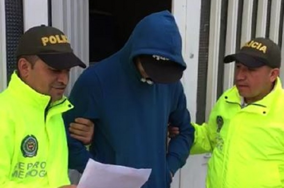 El menor aprehendido permanece en una cárcel de menores