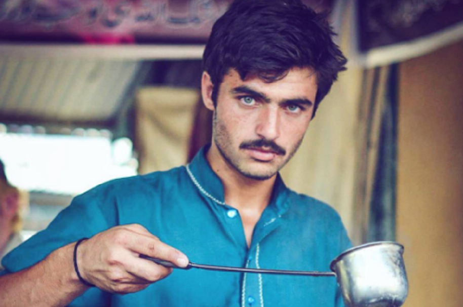 Vendedor de té en Islamabad